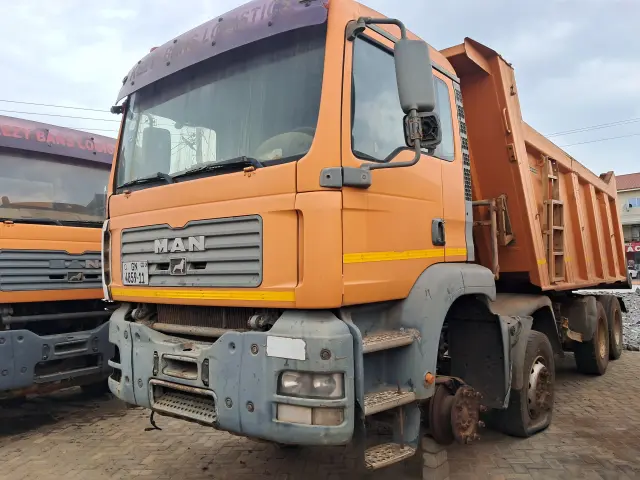 2011 MAN DIESEL TRUCK