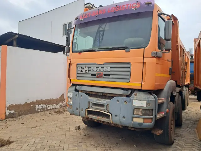 2011 MAN DIESEL TRUCK