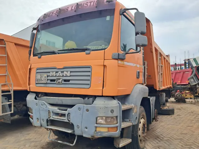 2011 MAN DIESEL TRUCK