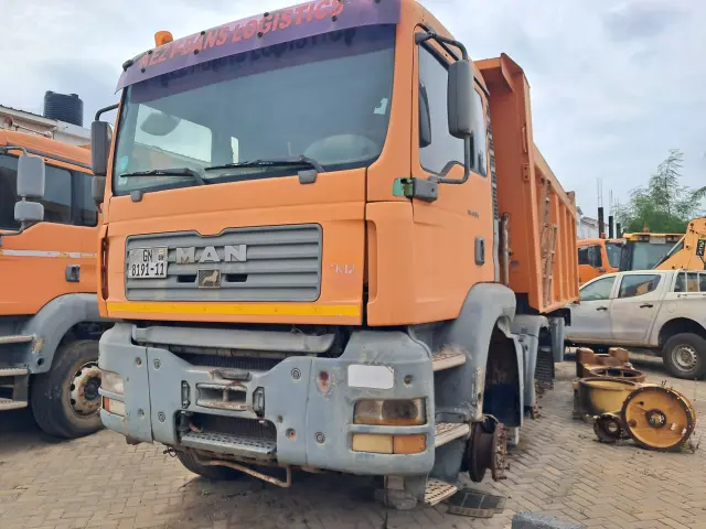 2011 MAN DIESEL TRUCK