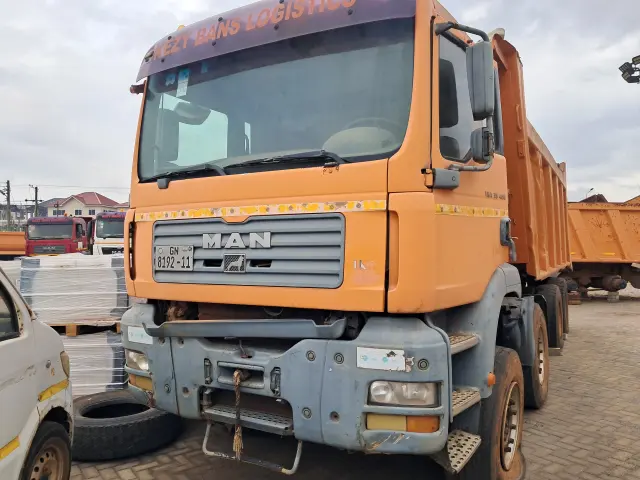 2011 MAN DIESEL TRUCK