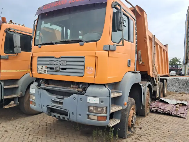 2011 MAN DIESEL TRUCK