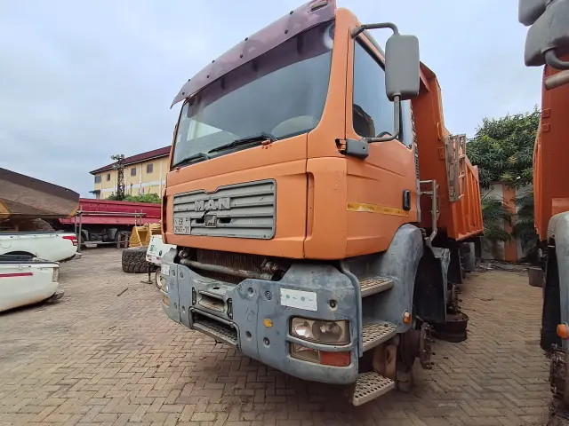 2011 MAN DIESEL TRUCK