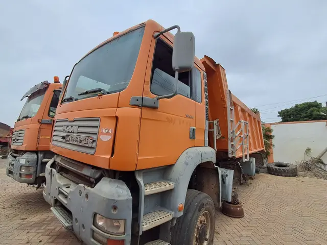 2011 MAN DIESEL TRUCK