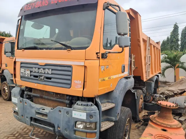 2011 MAN DIESEL TRUCK