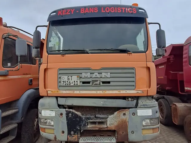 2011 MAN DIESEL TRUCK