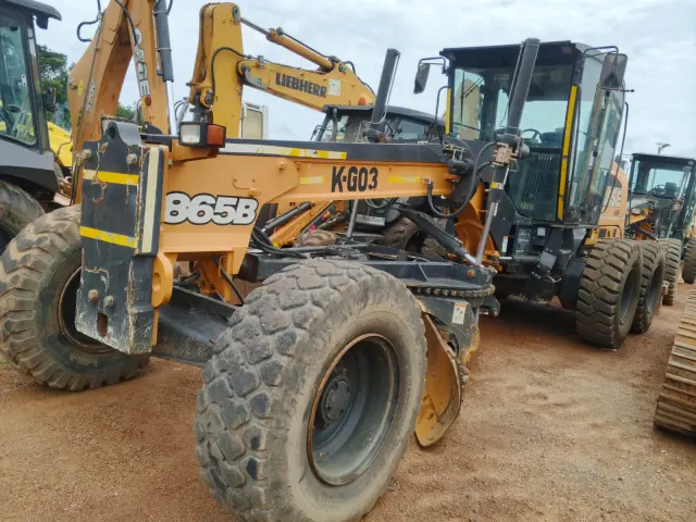 2021 Case 865 Grader
