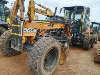 2021 Case 865 Grader