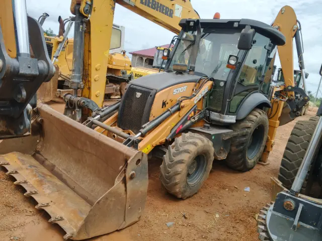 2022 Case 570T TLB